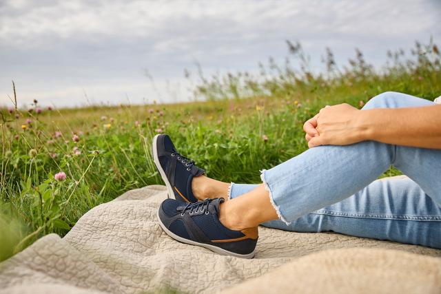 Sneaker med elastiska snören - till damer