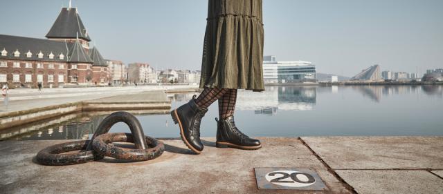 Women's boot with lace and zipper